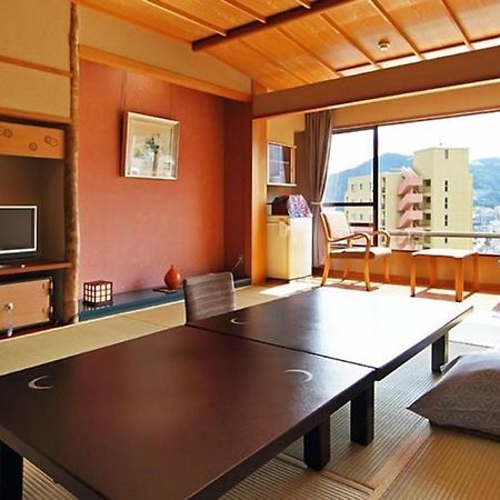 Atami Juraku Hotel Esterno foto