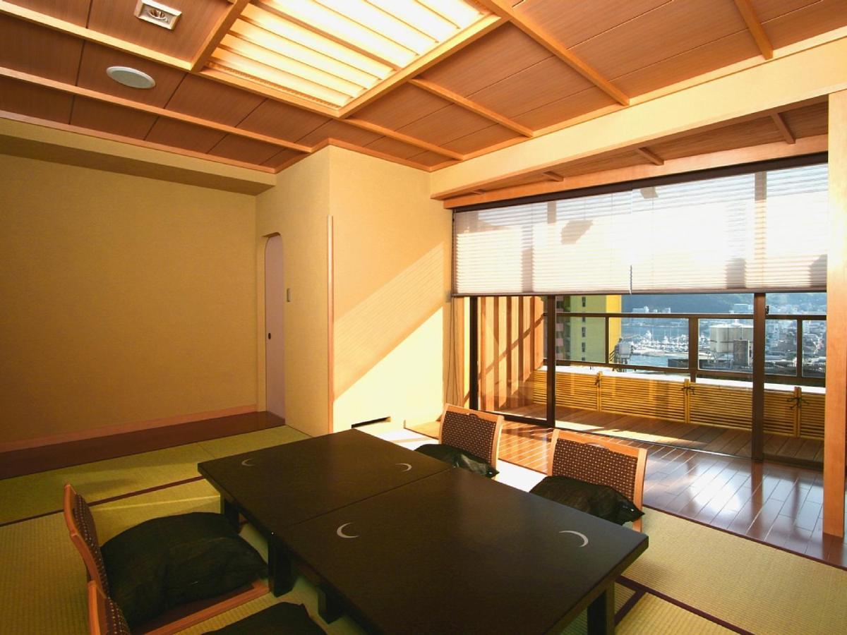 Atami Juraku Hotel Esterno foto