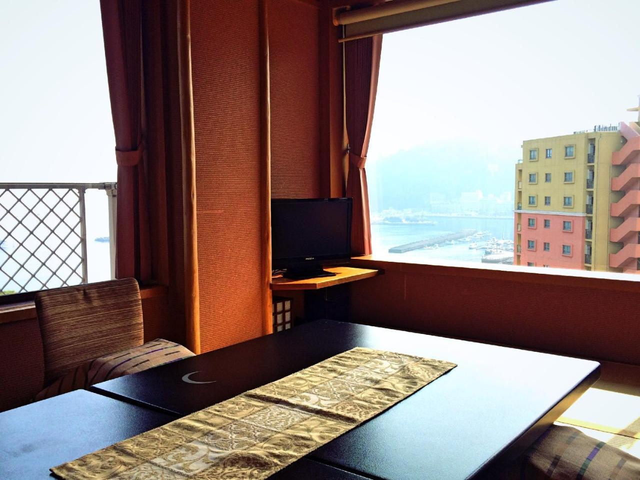 Atami Juraku Hotel Esterno foto